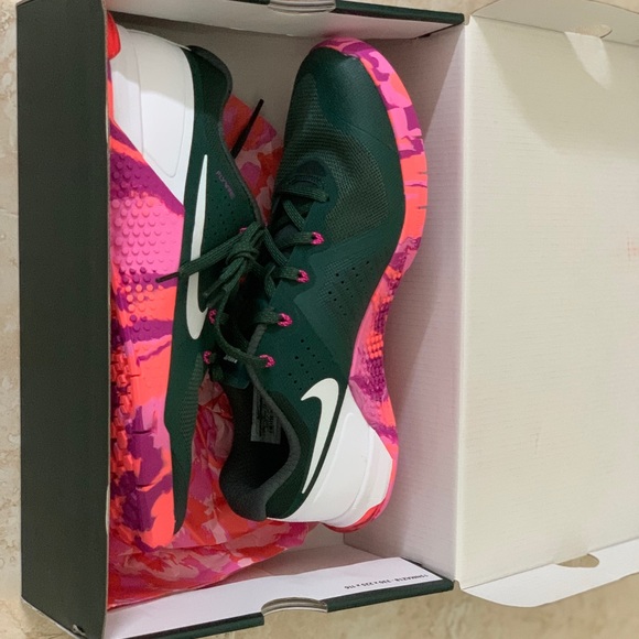 NEW Nike Metcon 2 special edition for cancer - Picture 8 of 8